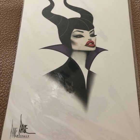 Autographed picture of Disney’s Maleficent - Picture 1 of 10
